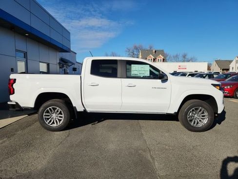 New 2024 Chevrolet Colorado LT w/ LT Convenience Package II RWD image 2