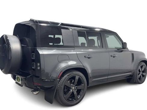 Used 2025 Land Rover Defender 110 V8 image 2