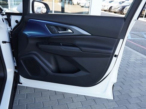 New 2025 Chevrolet Equinox EV LT image 14