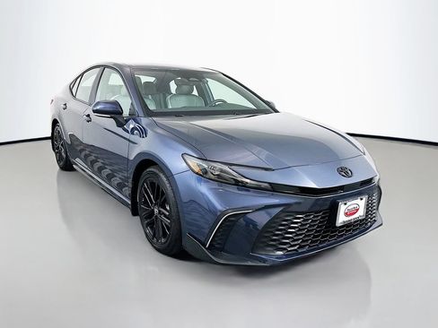 Certified 2026 Toyota Camry SE w/ Convenience Package FWD image 3