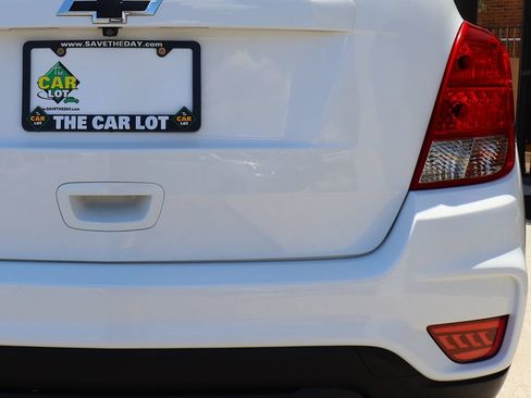 Used 2020 Chevrolet Trax LS FWD image 20