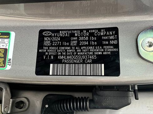 Certified 2025 Hyundai Elantra Sport image 35