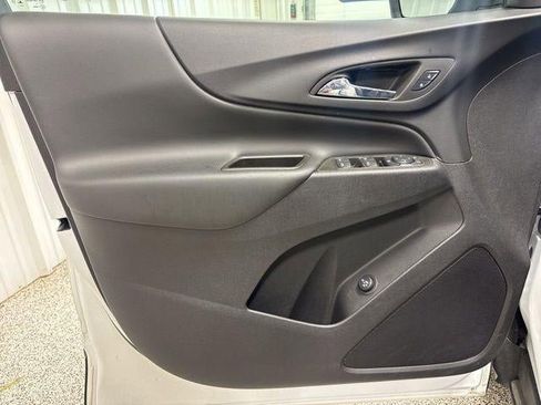 Used 2024 Chevrolet Equinox LT image 25