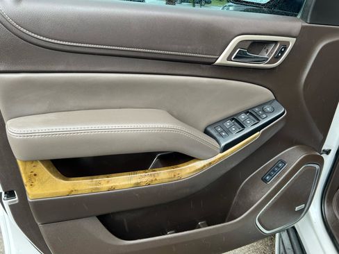 Used 2017 GMC Yukon XL Denali AWD/4WD image 11