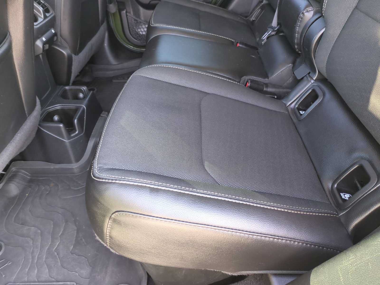 Used 2023 Jeep Gladiator Sport AWD/4WD image 24