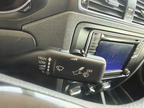 Used 2016 Volkswagen Jetta SE image 13