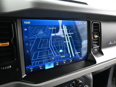 Used 2023 Ford Bronco Badlands image 13