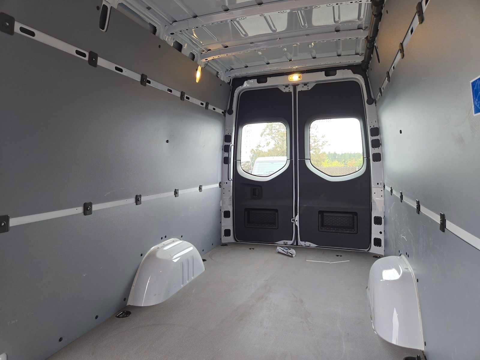 Used 2026 Mercedes-Benz Sprinter 2500 image 14