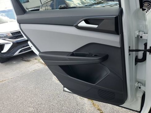 Certified 2023 Volkswagen Taos SE w/ Panoramic Sunroof Package FWD image 19