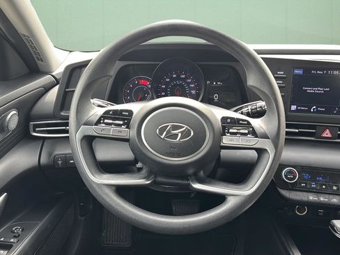 Used 2022 Hyundai Elantra SEL w/ Preferred Accessory Package image 24