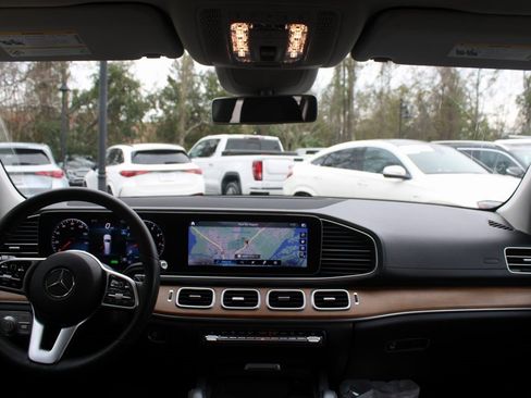 Used 2020 Mercedes-Benz GLS 450 4MATIC image 26