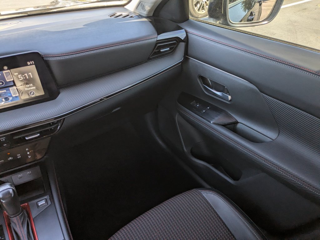 Used 2025 Nissan Kicks SR AWD/4WD image 15