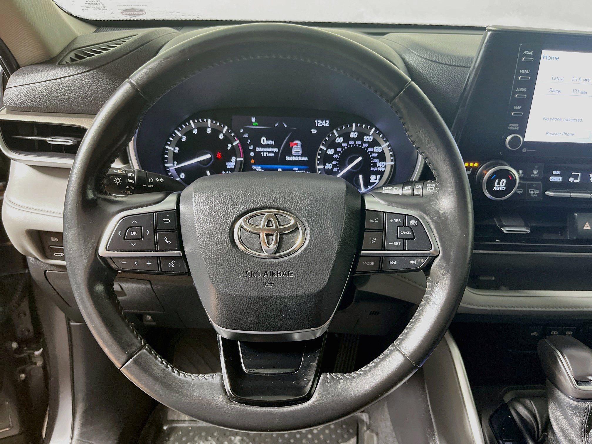 Used 2021 Toyota Highlander XLE FWD image 17