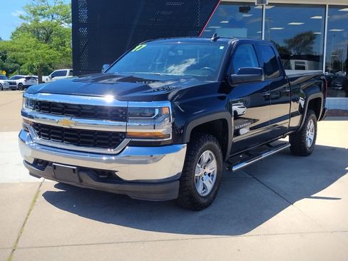 Used 2017 Chevrolet Silverado 1500 LT AWD/4WD image 1