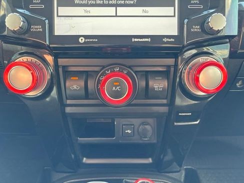 Used 2020 Toyota 4Runner TRD Off-Road AWD/4WD image 23