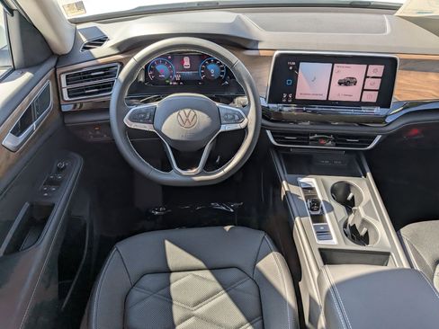 New 2026 Volkswagen Atlas SE image 30