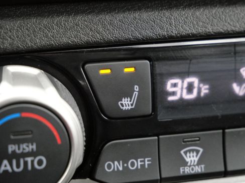 Used 2019 Nissan Kicks SR w/ SR Premium Package image 29