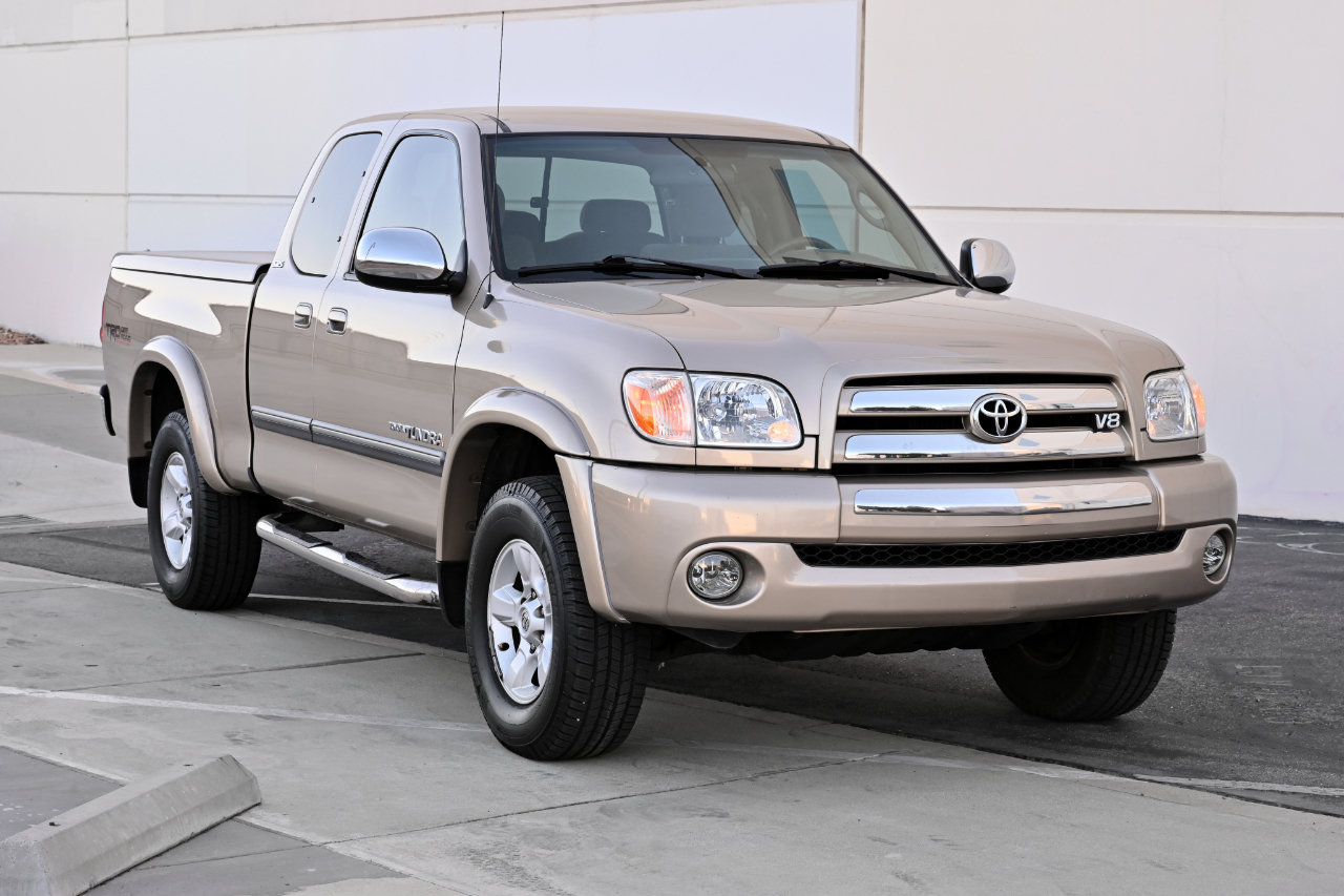 Used 2006 Toyota Tundra SR5 w/ TRD Off-Road Pkg AWD/4WD image 9