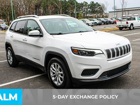 Used 2020 Jeep Cherokee Latitude w/ Cold Weather Group image 4