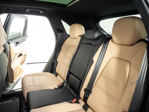 New 2026 Porsche Cayenne AWD/4WD image 21