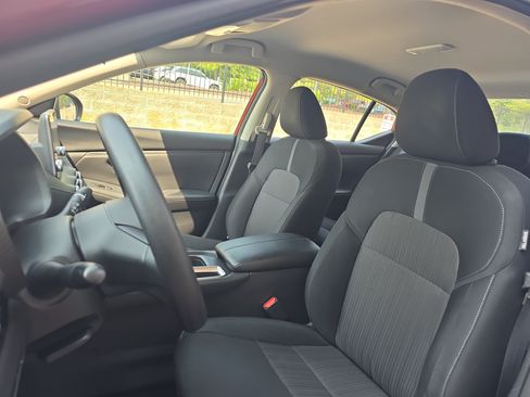 Used 2025 Nissan Sentra SV FWD image 14