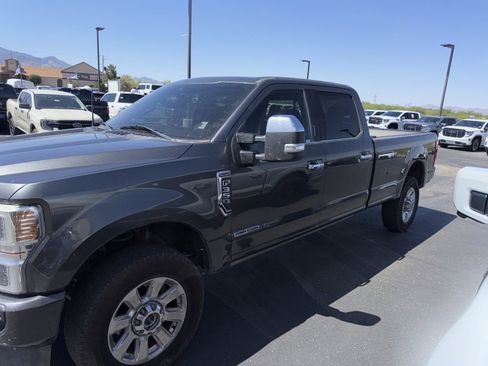 Used 2020 Ford F350 Platinum AWD/4WD image 2