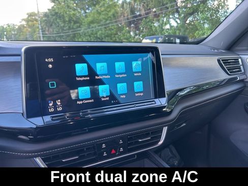 Used 2024 Volkswagen Atlas Cross Sport SE image 12