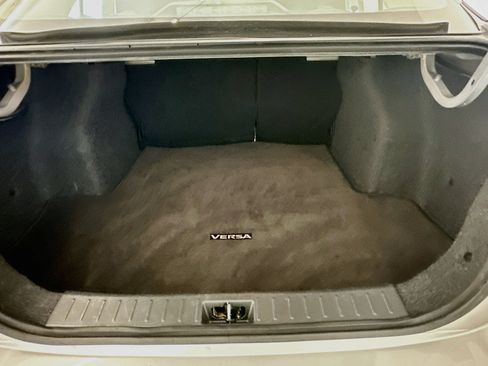 Used 2025 Nissan Versa SV FWD image 29