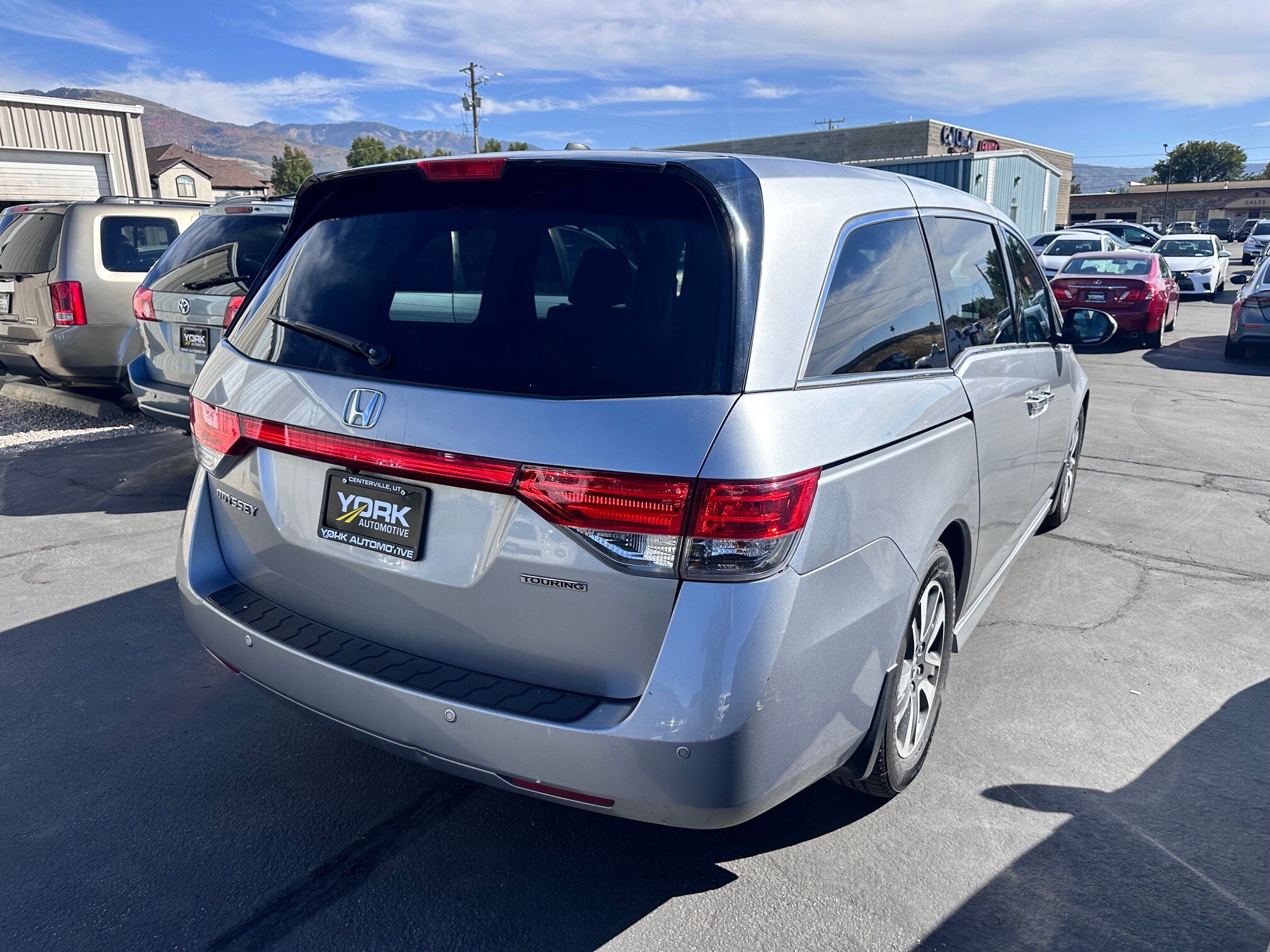 Used 2016 Honda Odyssey Touring image 3