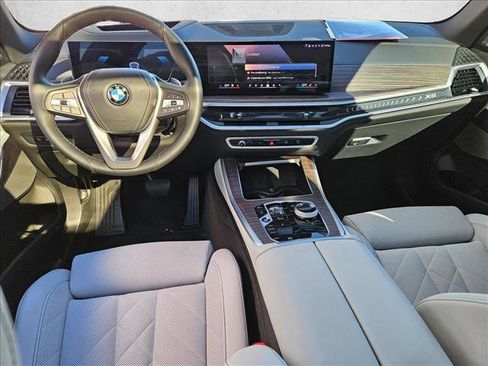 Used 2024 BMW X5 sDrive40i w/ Executive Package image 17