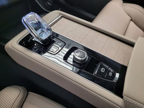 New 2026 Volvo XC90 B6 Ultra w/ Protection Package image 17