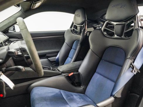 Used 2025 Porsche 718 Cayman GT4 RS image 5