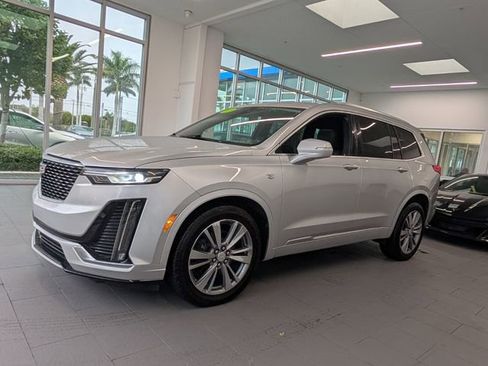Used 2020 Cadillac XT6 Premium Luxury image 3