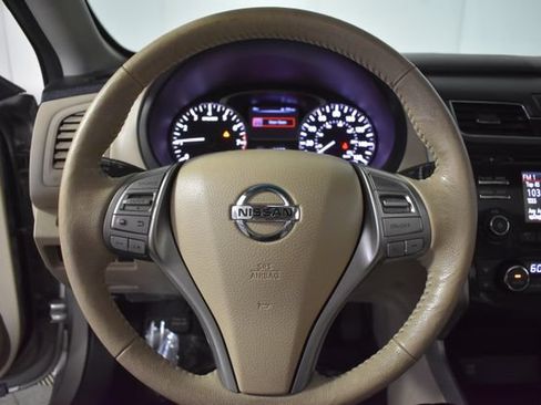 Used 2015 Nissan Altima 2.5 SV w/ Convenience Package FWD image 15