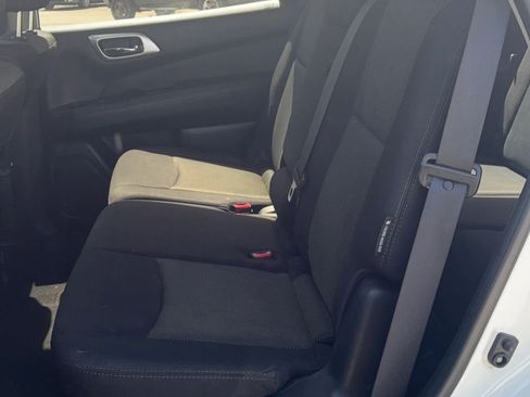 Used 2018 Nissan Pathfinder S FWD image 15