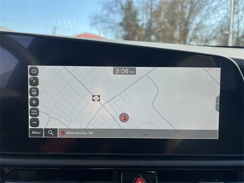 Certified 2025 Kia Niro EX image 18