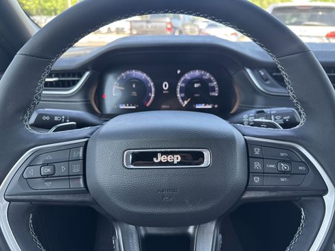 New 2025 Jeep Grand Cherokee Laredo w/ Luxury Tech Group I image 10