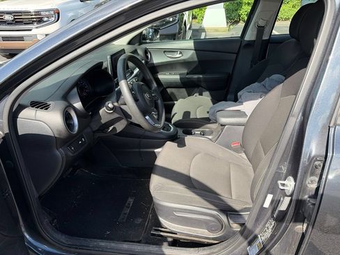 Used 2019 Kia Forte LXS FWD image 18