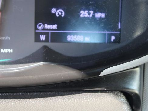 Used 2020 Chevrolet Sonic LT image 23