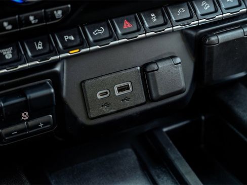 Used 2022 Chevrolet Silverado 2500 High Country w/ Safety Package II image 29