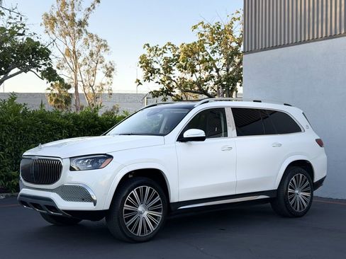 Used 2021 Mercedes-Benz Maybach GLS 600 4MATIC image 3