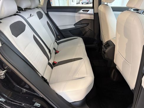 New 2026 Volkswagen Taos SE FWD image 29