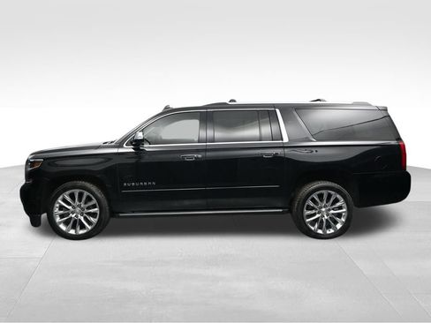Used 2019 Chevrolet Suburban Premier w/ Premier Plus Edition RWD image 2