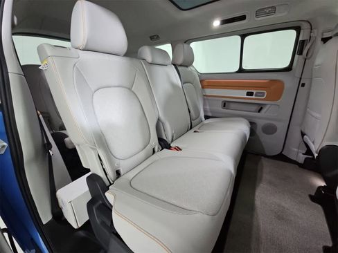 Certified 2025 Volkswagen ID. Buzz 1st Edition image 21