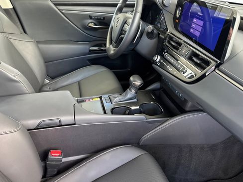 Certified 2025 Lexus ES 300h w/ Premium Package FWD image 19
