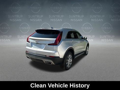 Used 2022 Cadillac XT4 Premium Luxury w/ Safety Alert Package AWD/4WD image 6