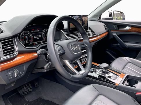 Used 2023 Audi Q5 2.0T Premium Plus w/ Premium Plus Package AWD/4WD image 17