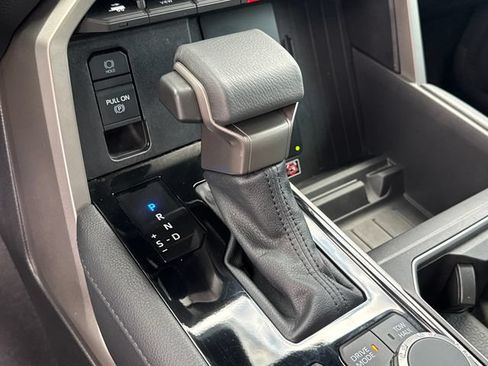 Used 2026 Toyota Tundra Limited AWD/4WD image 15