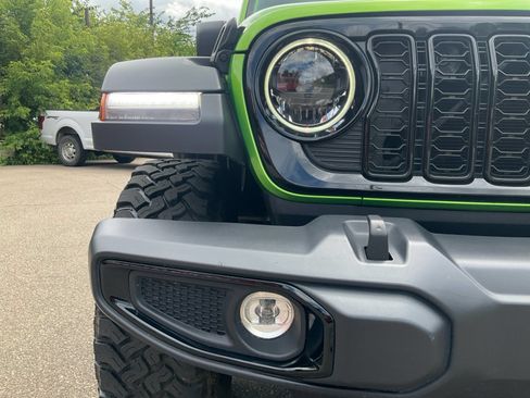 Used 2025 Jeep Wrangler Unlimited Sport AWD/4WD image 26