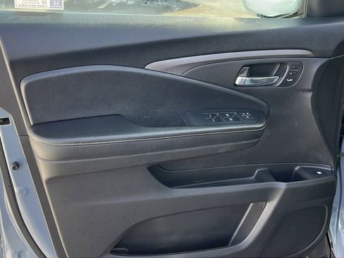 Used 2023 Honda Ridgeline RTL-E image 9